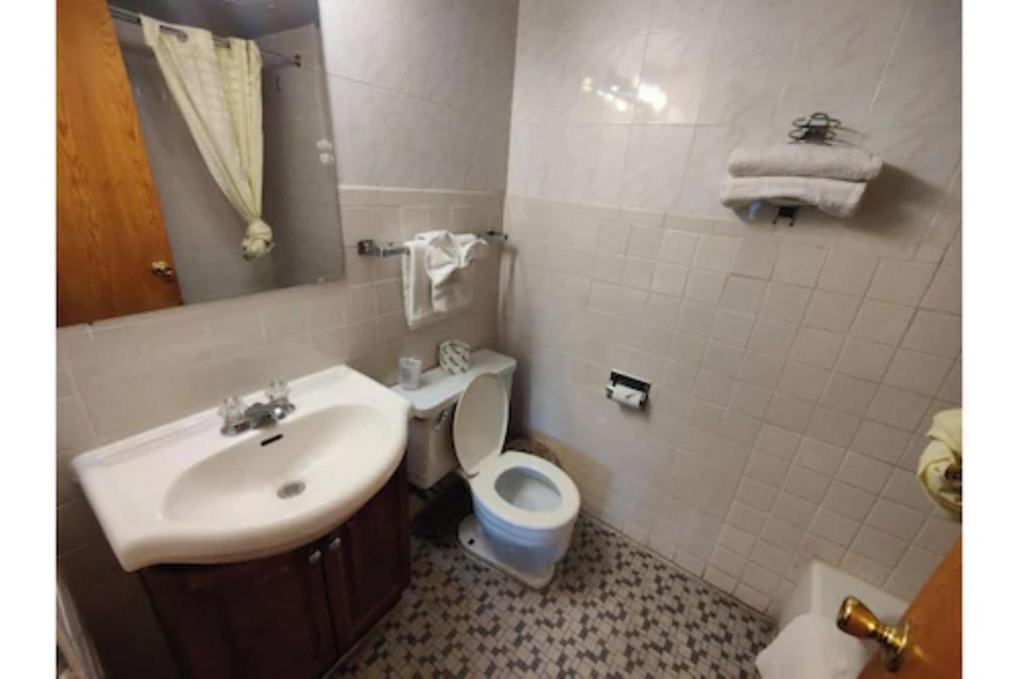 Oyo Hotel Edgebrook Chicago North Shore Экстерьер фото