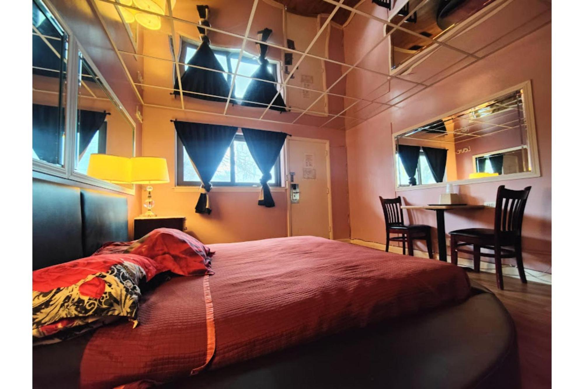 Oyo Hotel Edgebrook Chicago North Shore Экстерьер фото